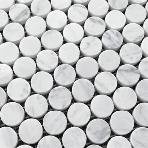 A Bianco carrara fehér csiszolt 3\/4 penny kör mozaik csempe